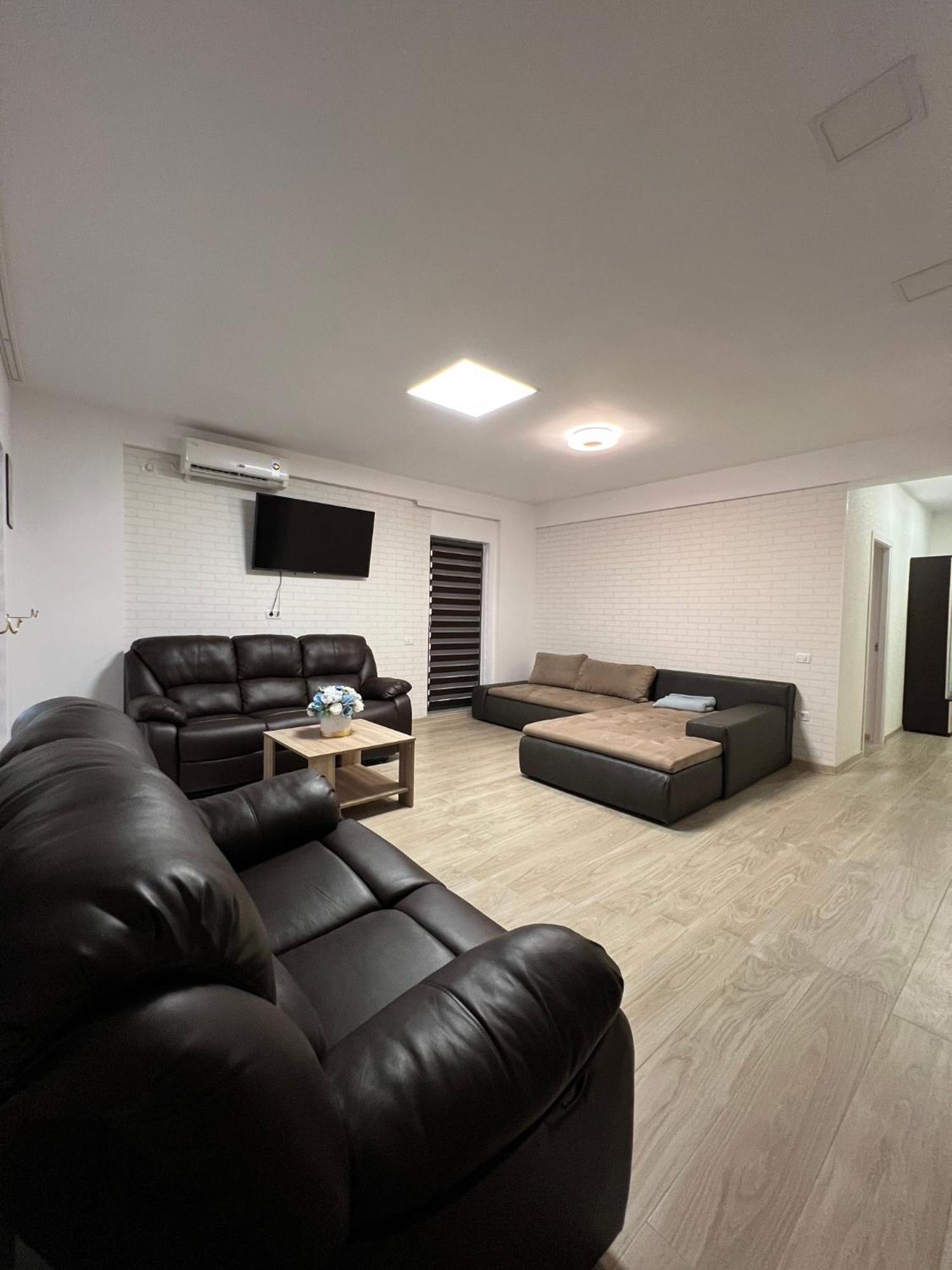 Aniversarium Grand Apartment Navodari Exterior photo